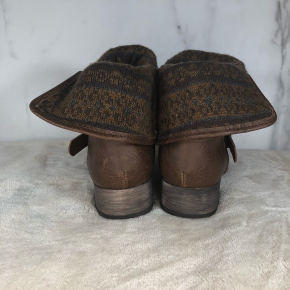 SO Brown Faux-Leather Fold Over Booties Sz 8 - Picture 4 of 9